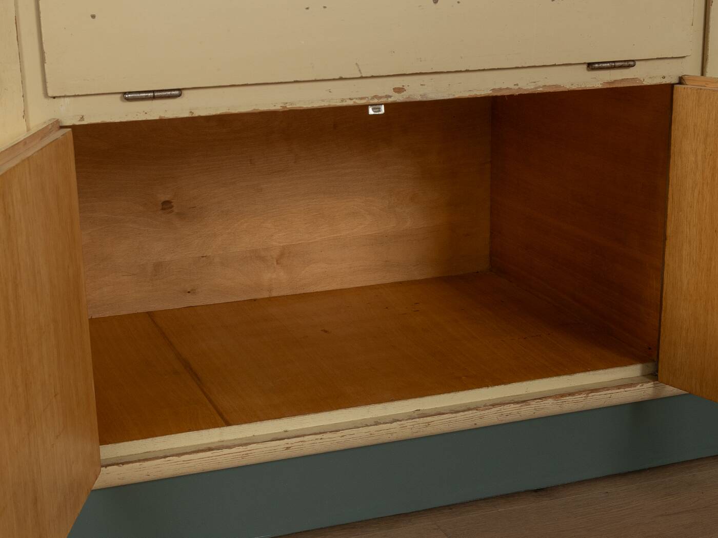 Art Déco Kitchen Cabinet