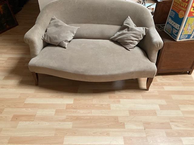 2-seater velvet sofa