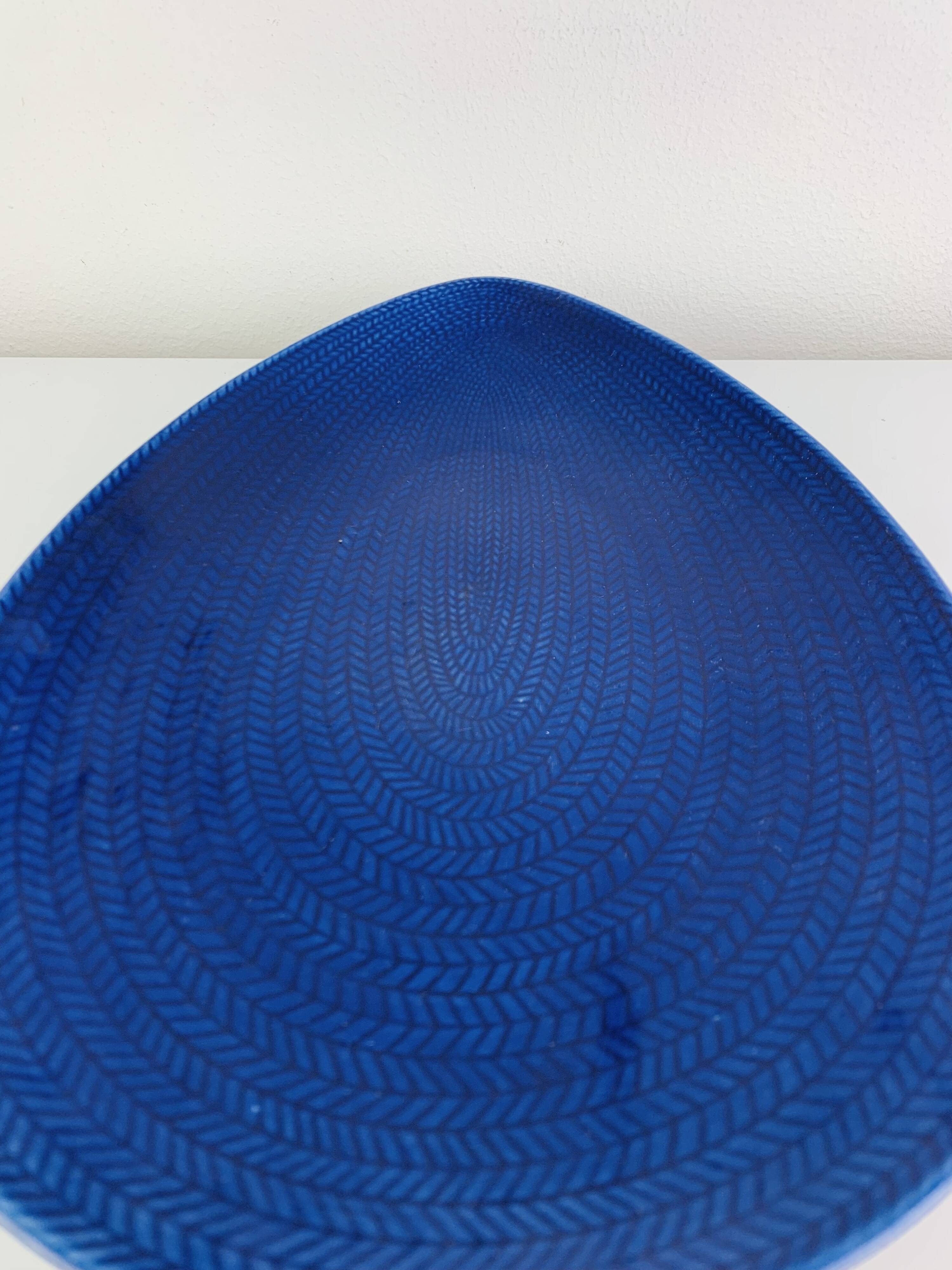 Dish and bowl Blå eld by Hertha Bengtson for Rörstrand Sweden, ceramic.