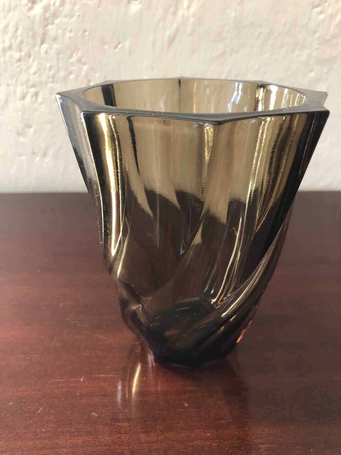 Vase verre fumé spirales