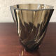 Vase verre fumé spirales
