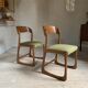 Chaises Baumann traineau vintage  en frêne et tissu velours vert tilleul