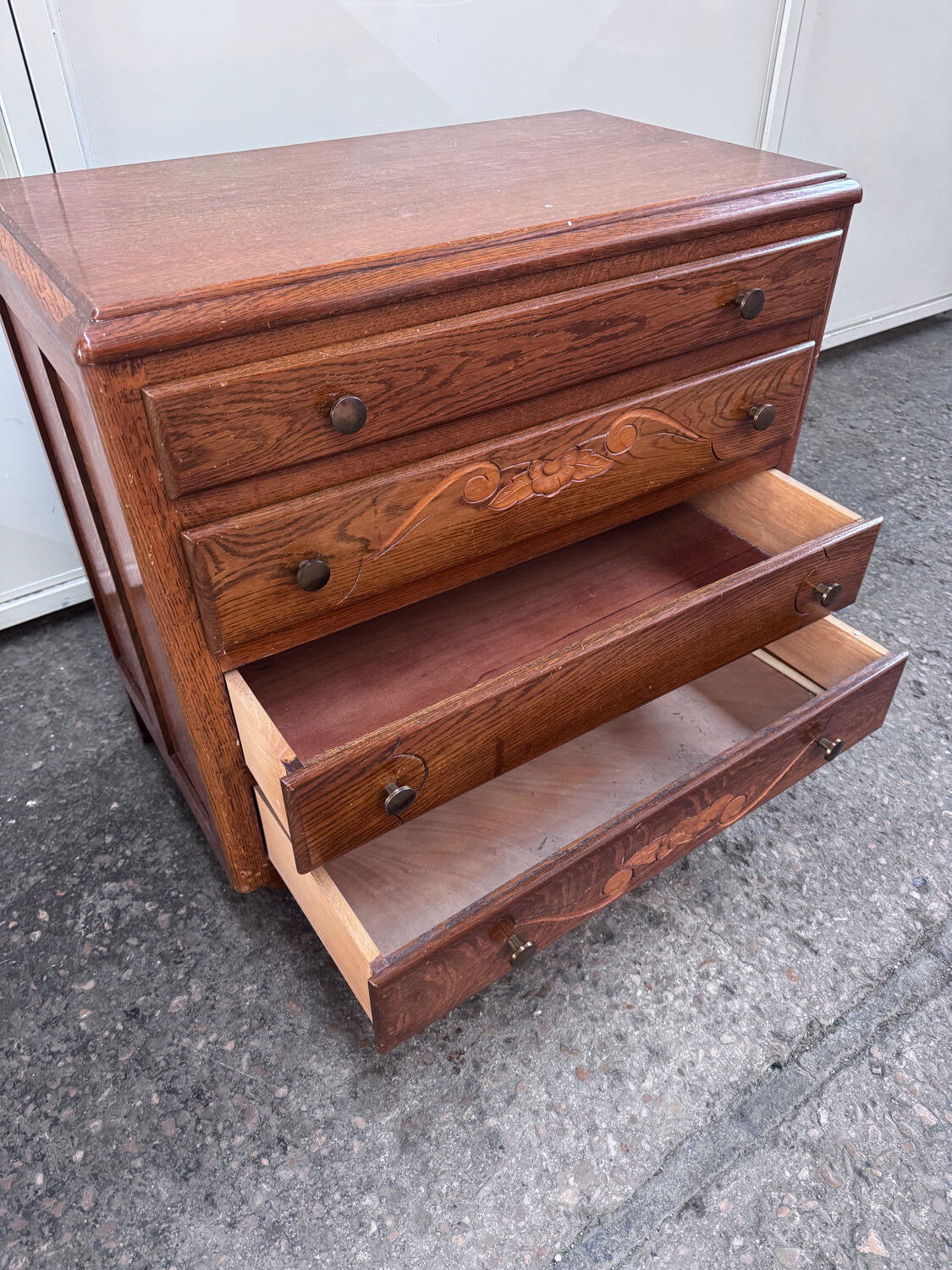 Solid oak chest of drawers