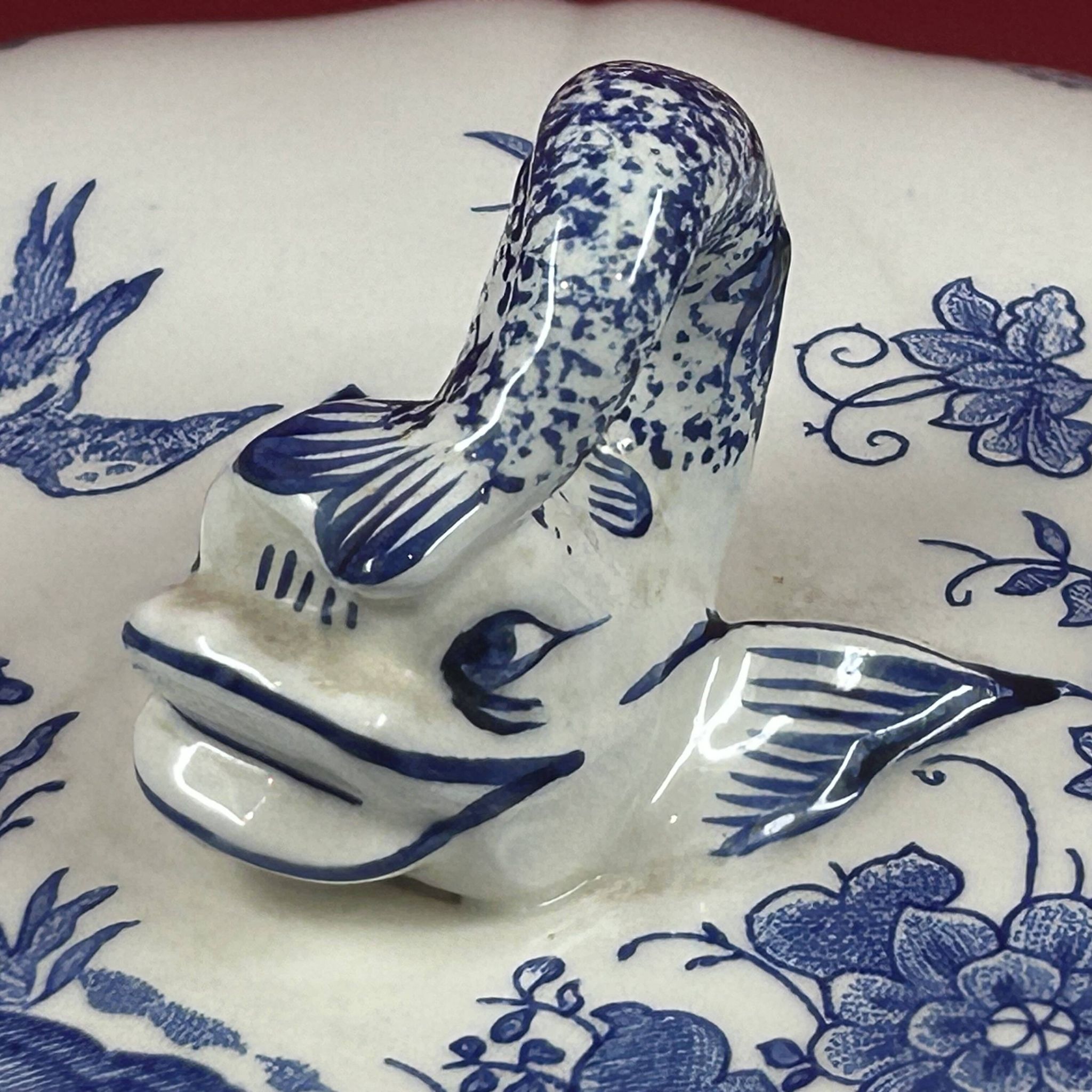 Soup tureen in gien earthenware & its dish, dauphin model delft blue and