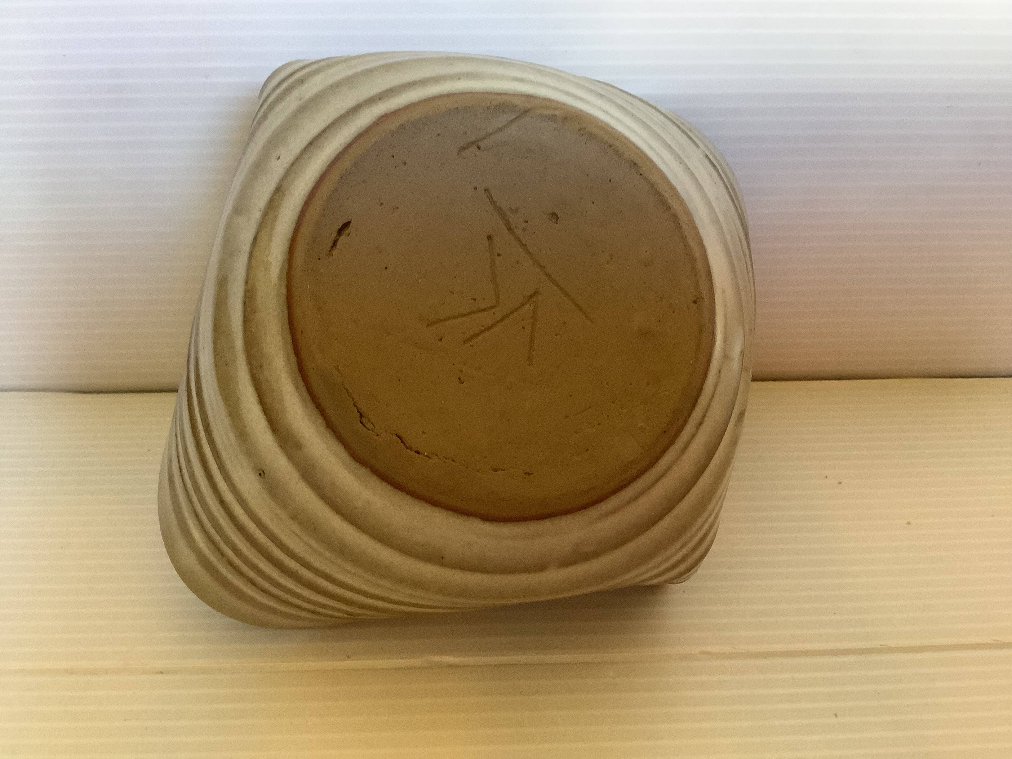 Ceramic pinch ring holder tray