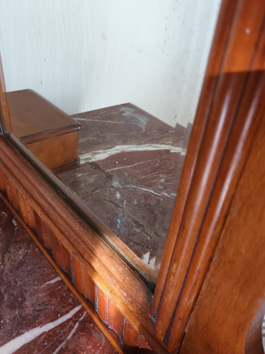 Retro cherry wood marble hairdresser