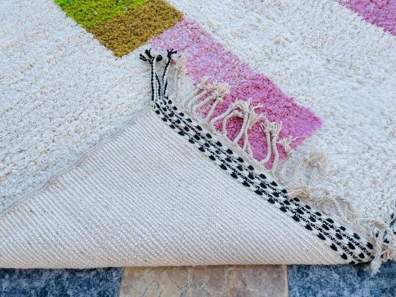 Handmade pure wool rug, size 200 x 300 cm.