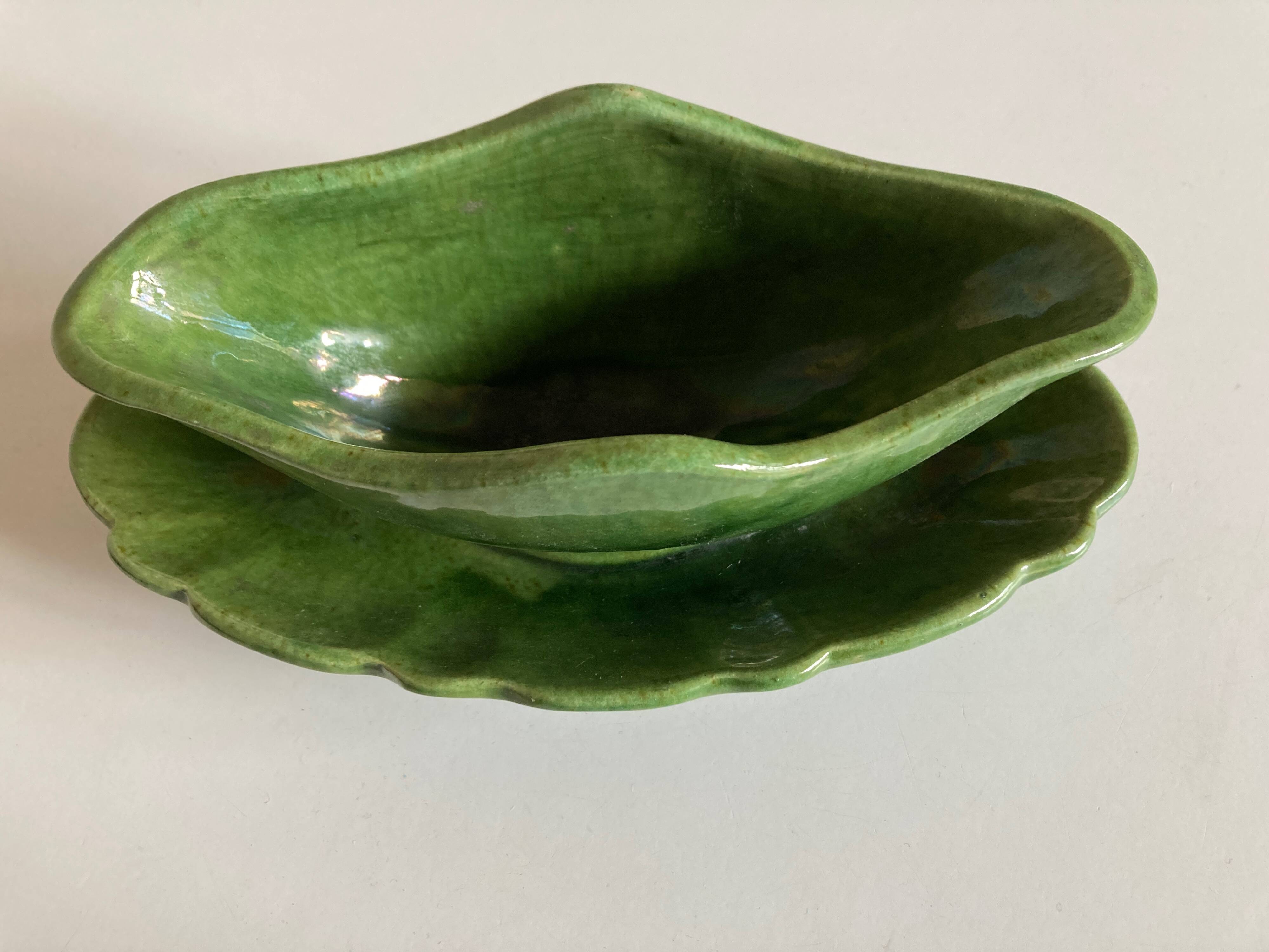 Glazed clay sauce with neoclassical festoons Aegitna Vallauris 1950