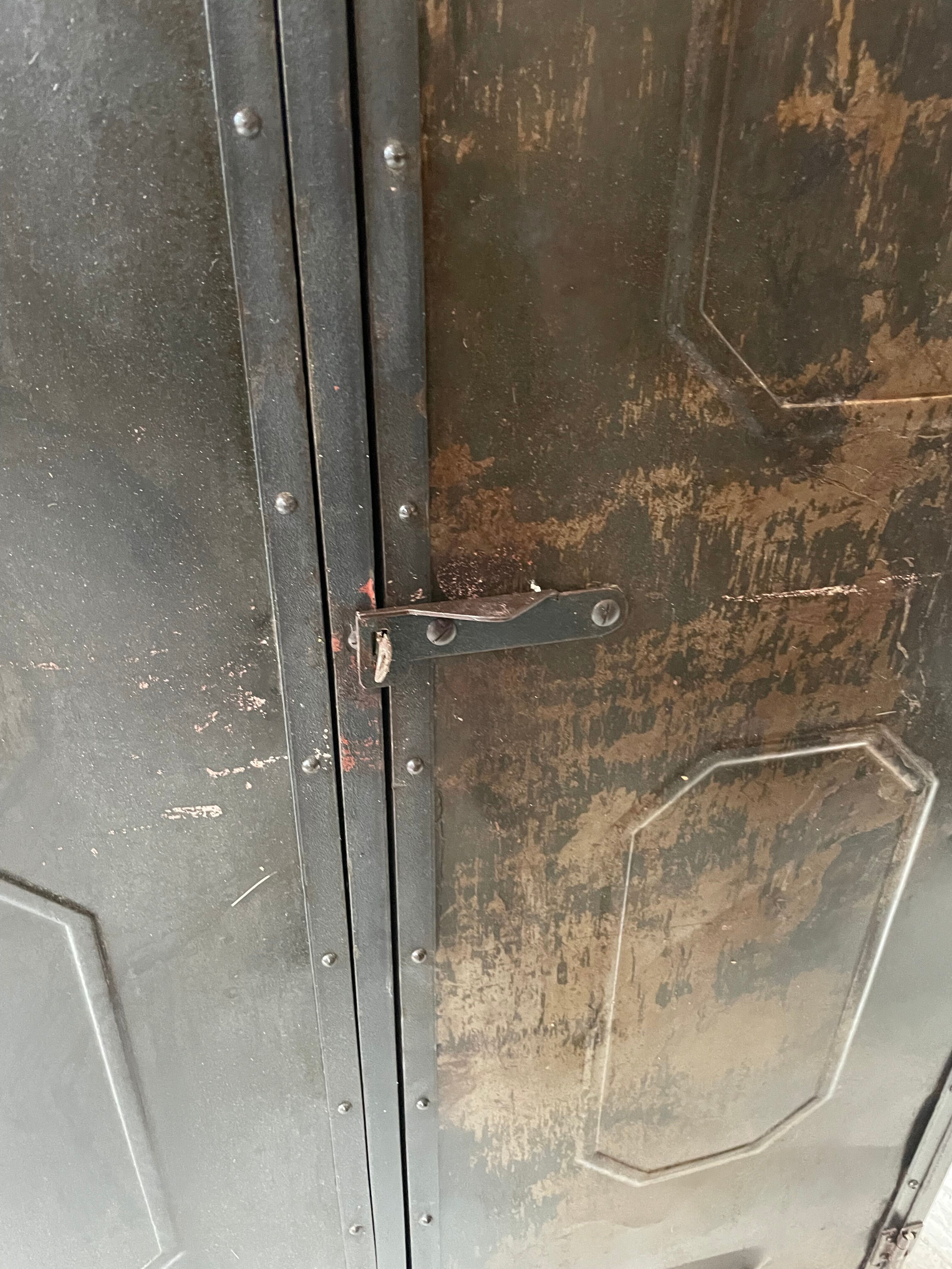 Riveted metal cloakroom Swchartz 1920