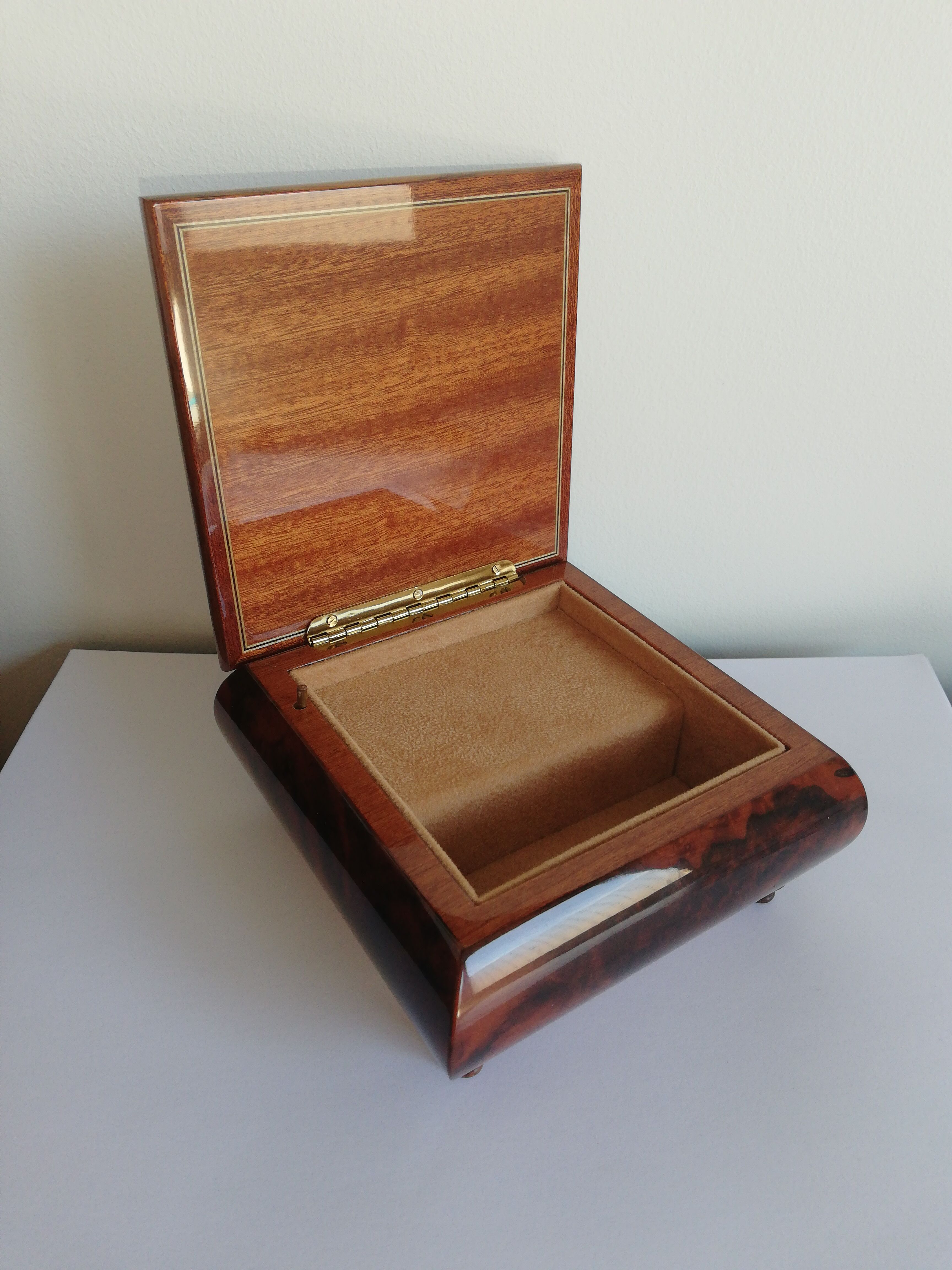 Sorrento Italy musical jewelry box