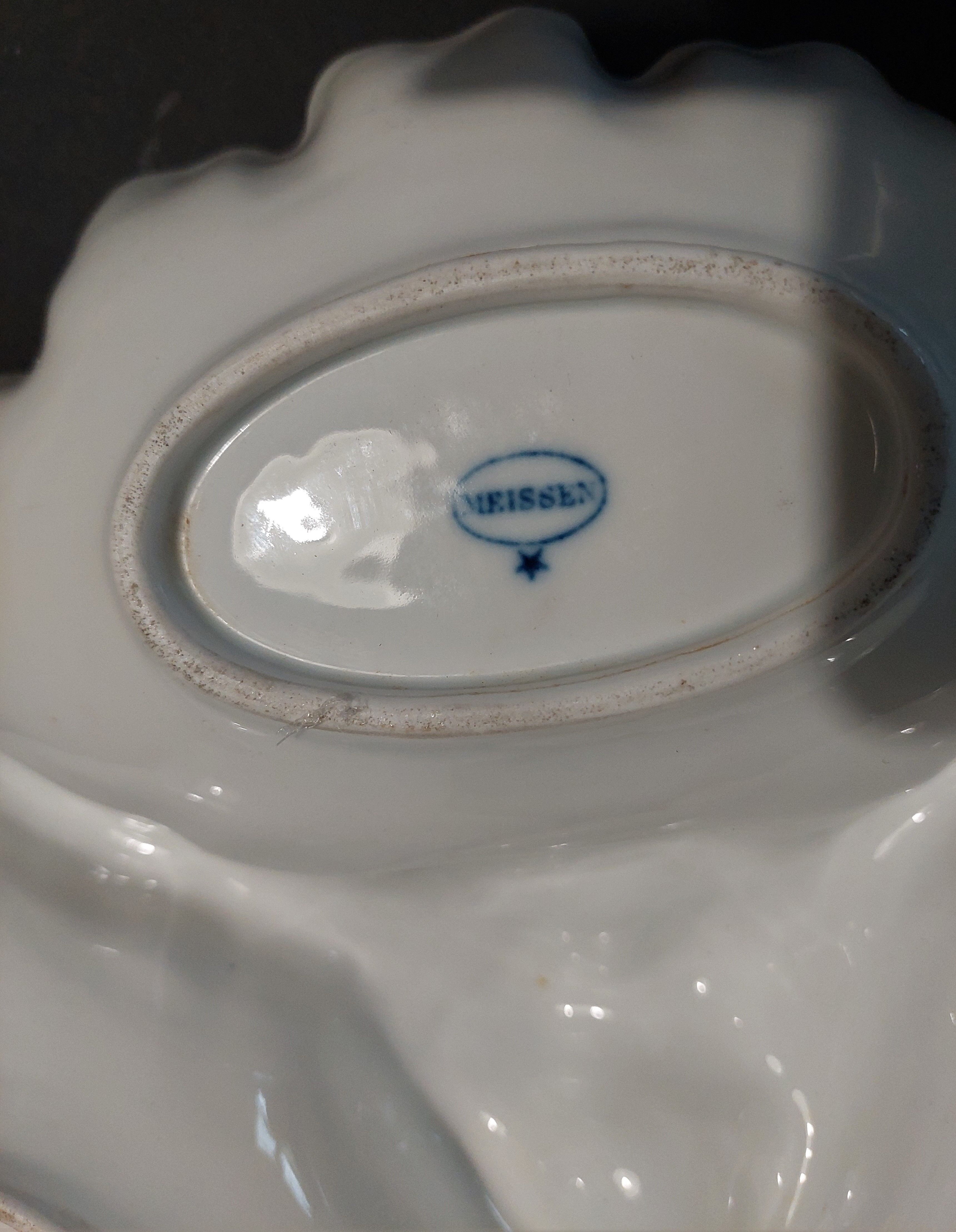 Assiette Meissen Décor à L'oignon - Double Marque En Creux + Tampon