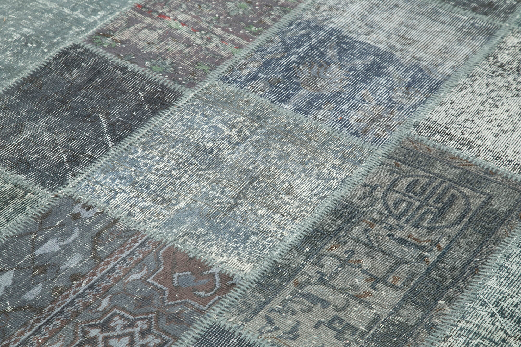 Handwoven turkish contemporary 205 cm x 302 cm grey patchwork carpet