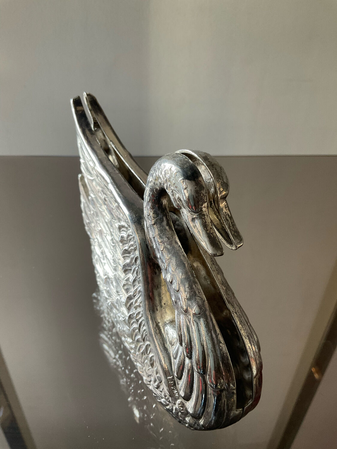Vintage swan letter holder in silver metal