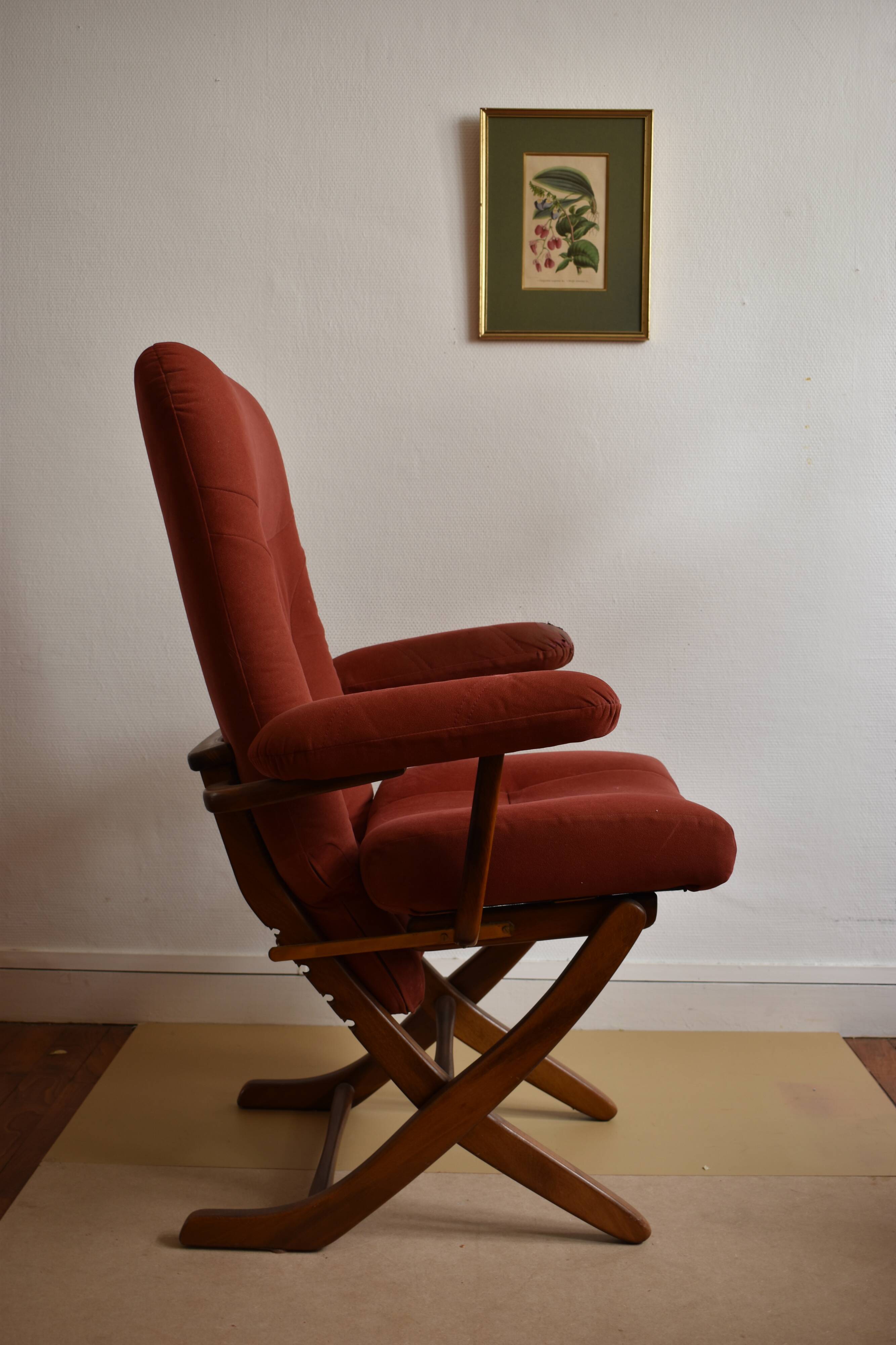 Adjustable old Scandinavian vintage relax armchair