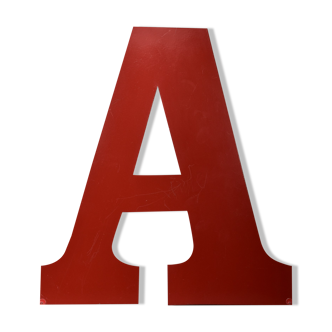Lettre industrielle "A" en métal rouge