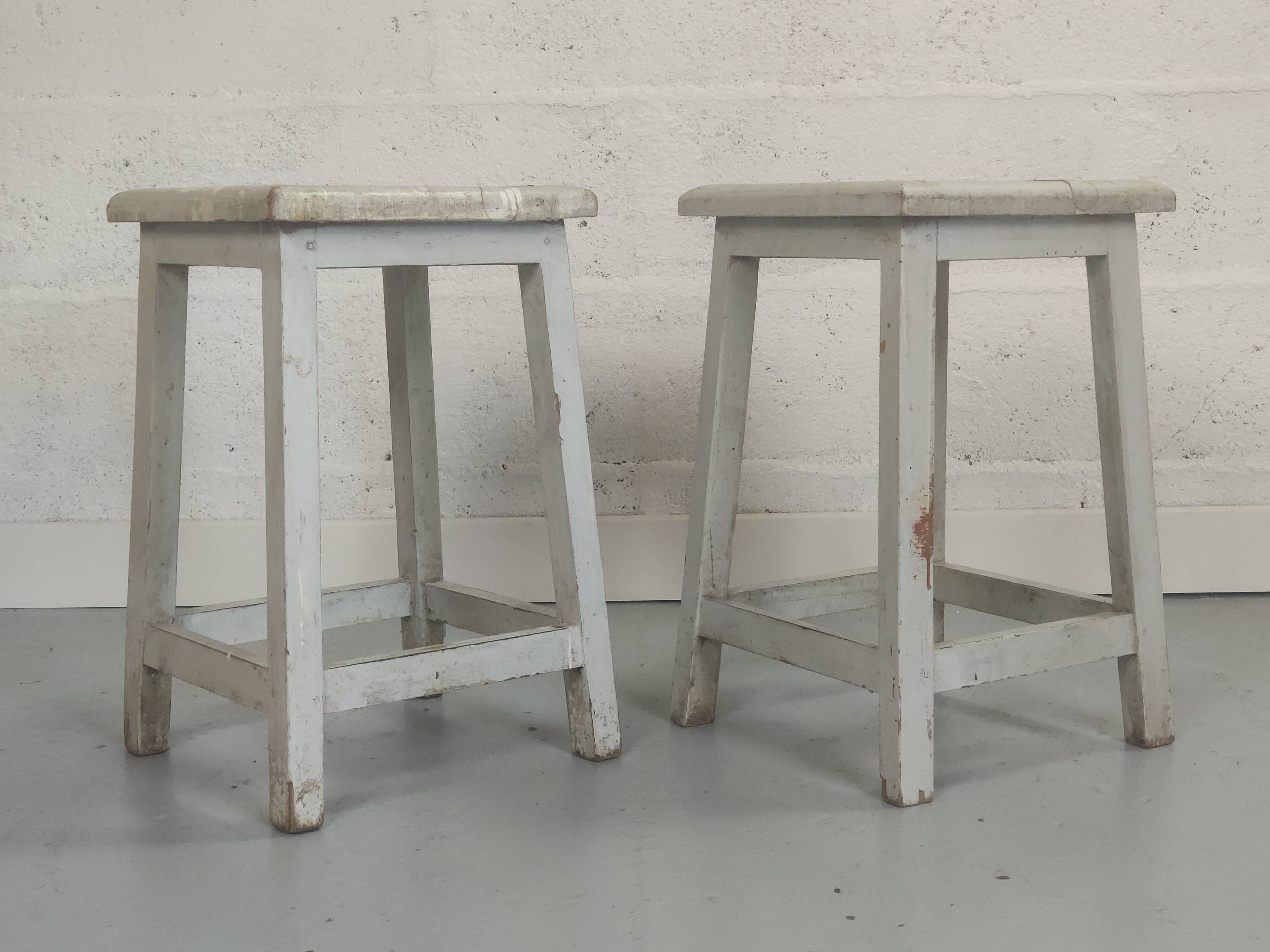 Paire de tabouret de peintre blanc vintage bois