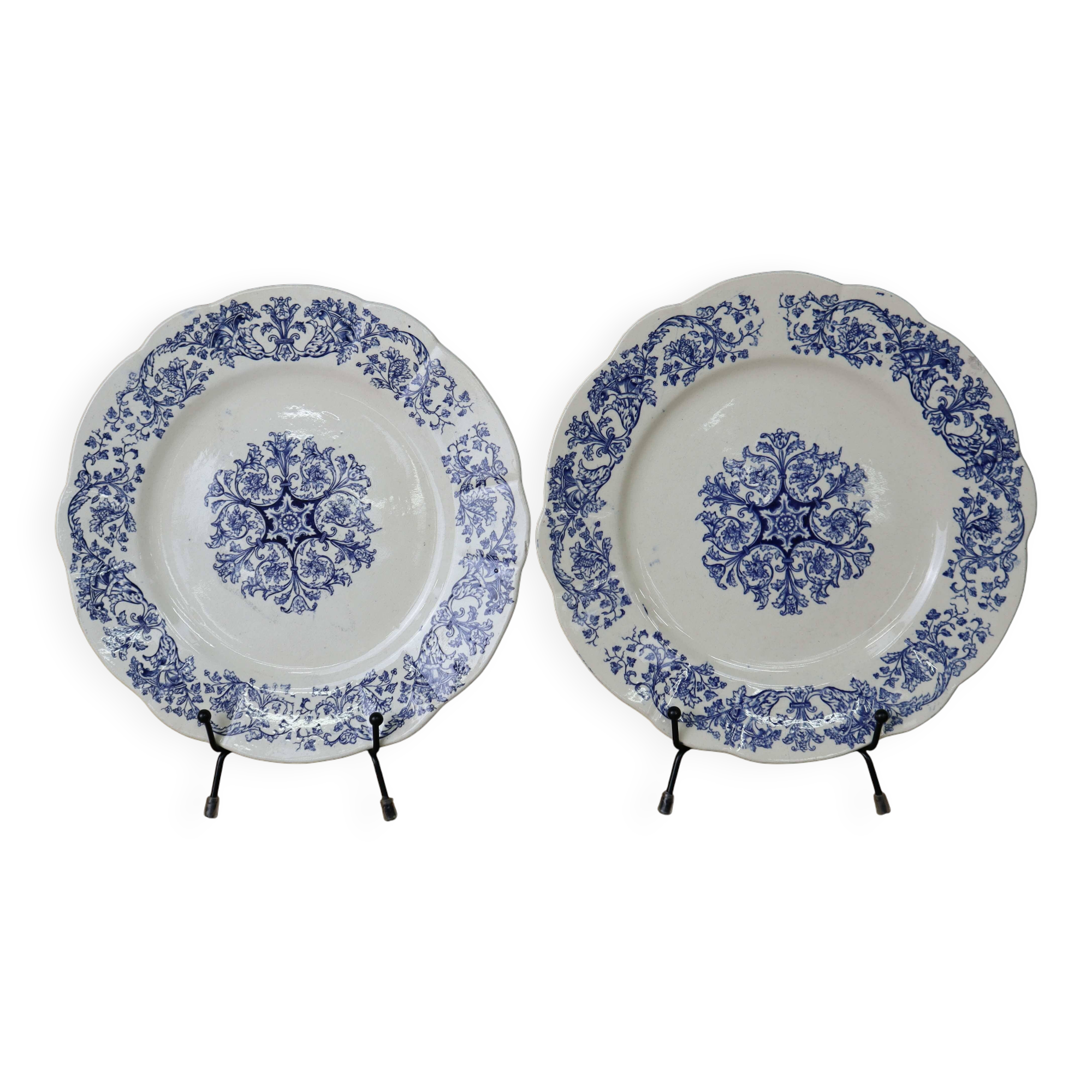 2 Old Longchamp BELLA iron earth plates, 19th century