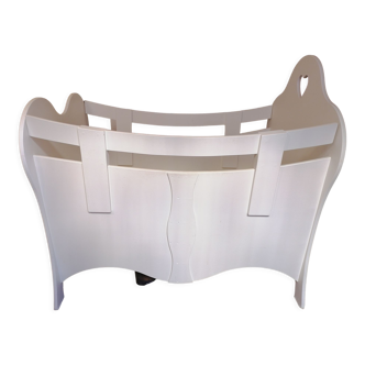 Atypical cradle