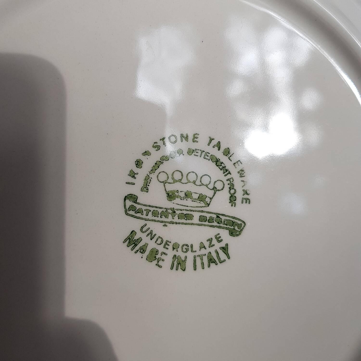 Ensemble de 2 assiettes à dîner en pierre de fer sous glaçure fabriquées en Italie