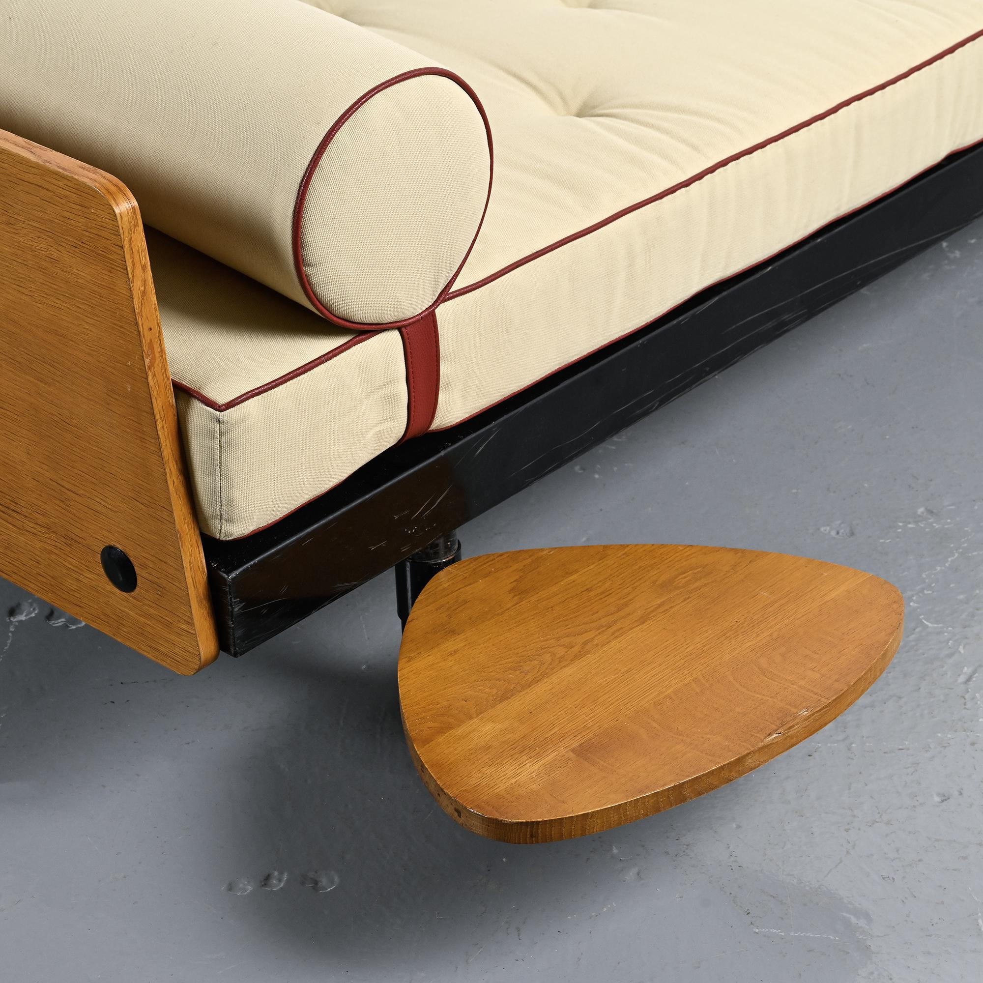 Lit de jour SCAL par Jean Prouvé, circa 1955