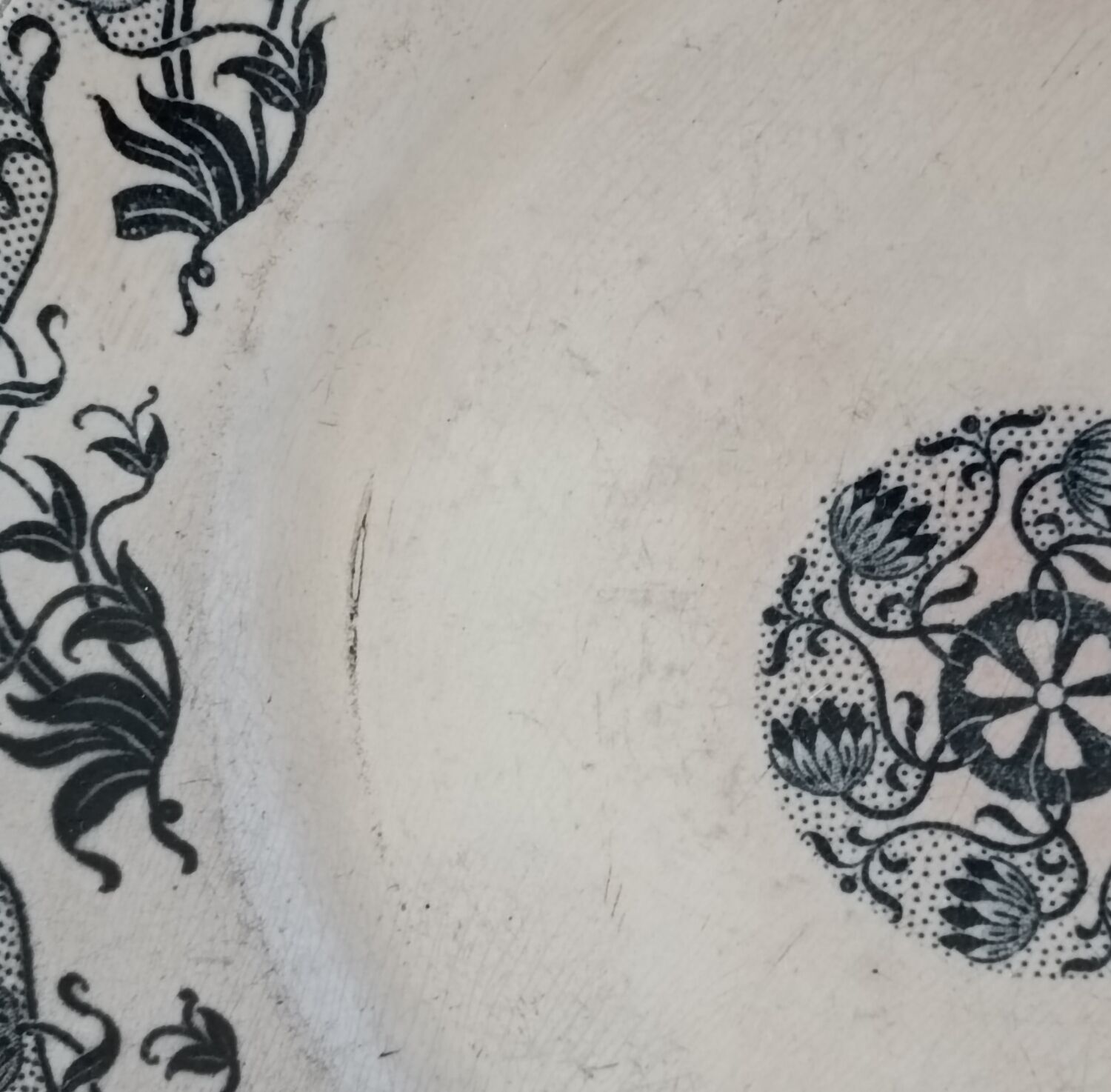 2 plates iron earth Sarreguemines