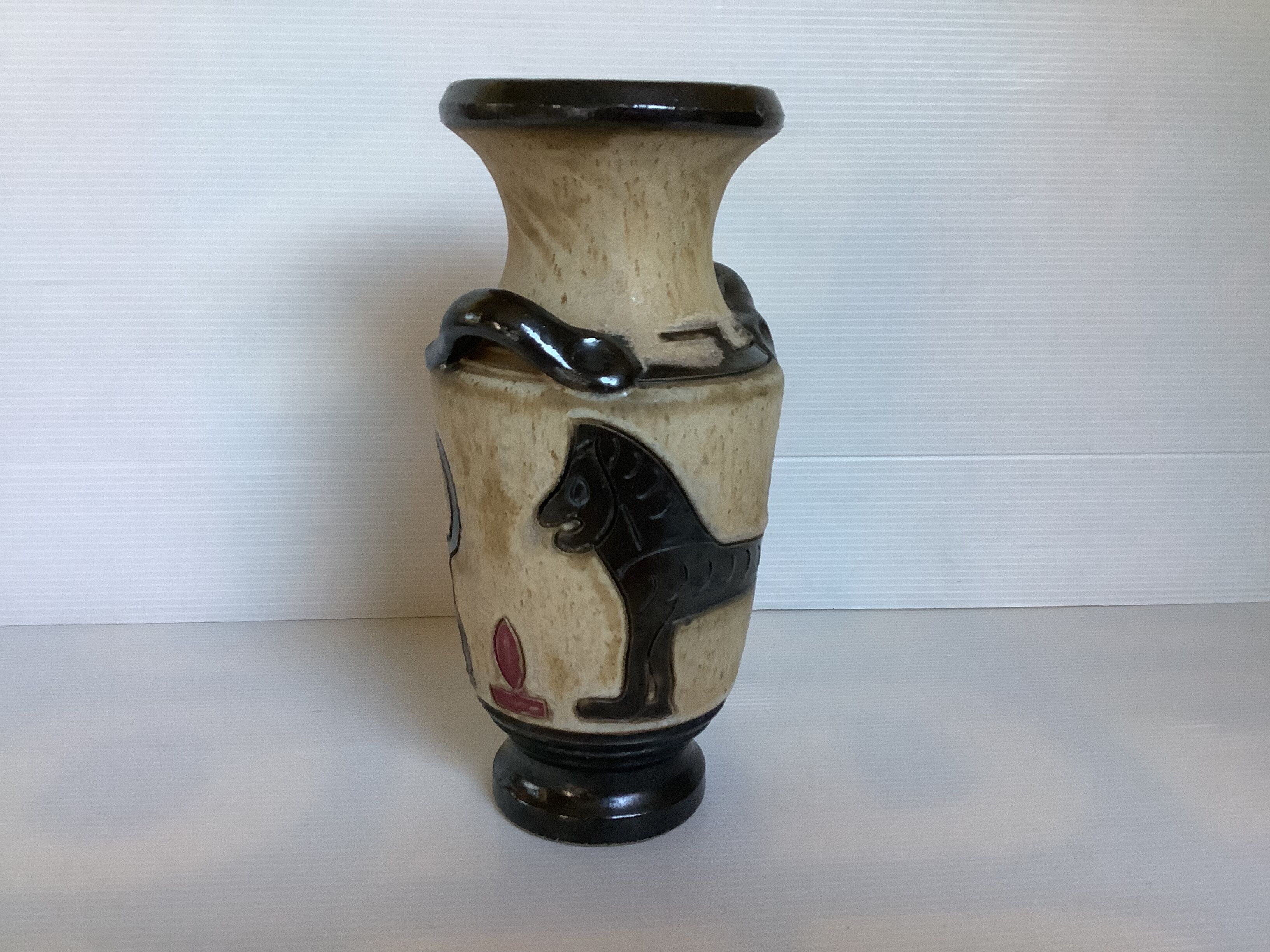 Zoomorphic vase Guerin Bouffioulx