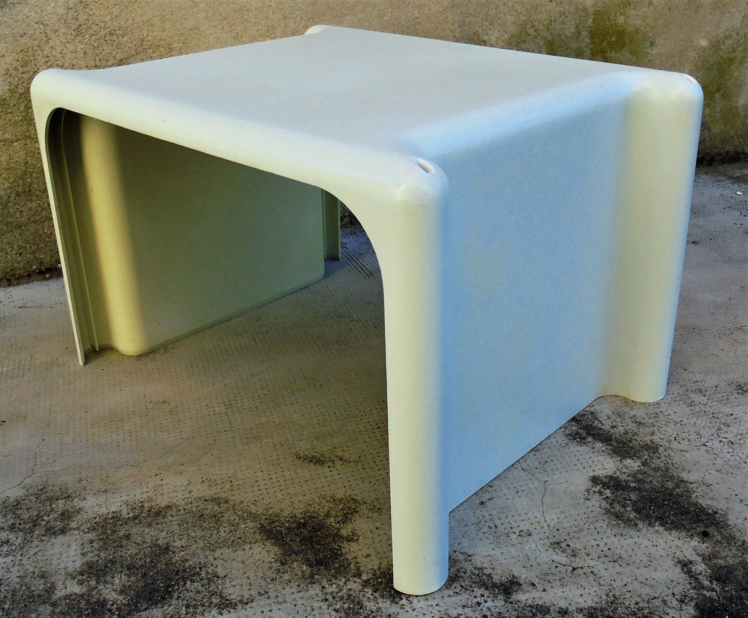 Scagno coffee table model by G.Stoppino for Elco Venezia 1970