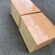 2 tables de chevet françaises Gauthier en bois clair avec 2 tiroirs