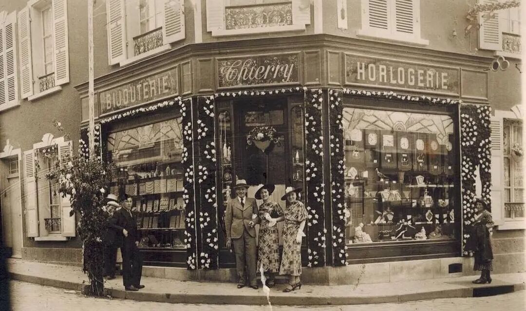 Silver-plated metal cutlery set