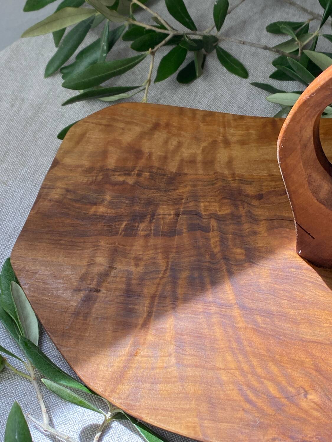 Plateau à fromage ou à tapas en bois d’Olivier