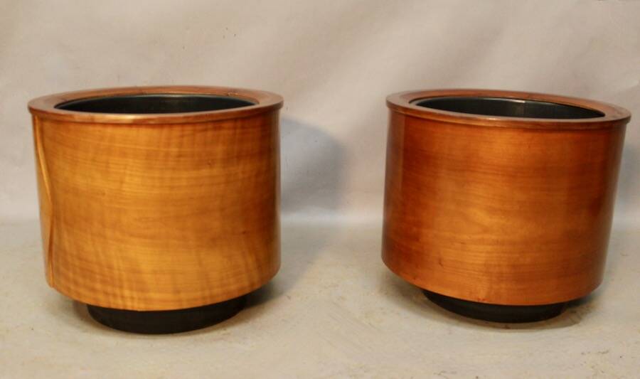 Pair of hobby flower cache pots with interior.