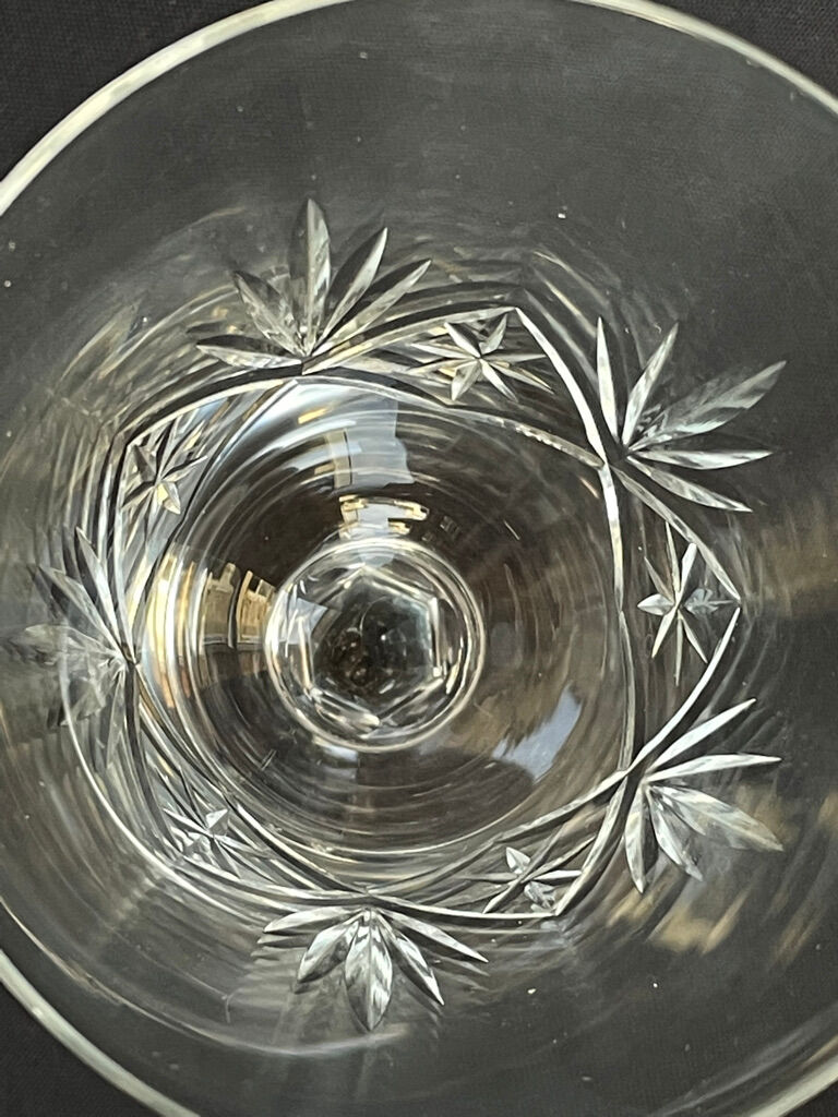 Large wine glasses (5) - Art Deco - Blown and cut crystal