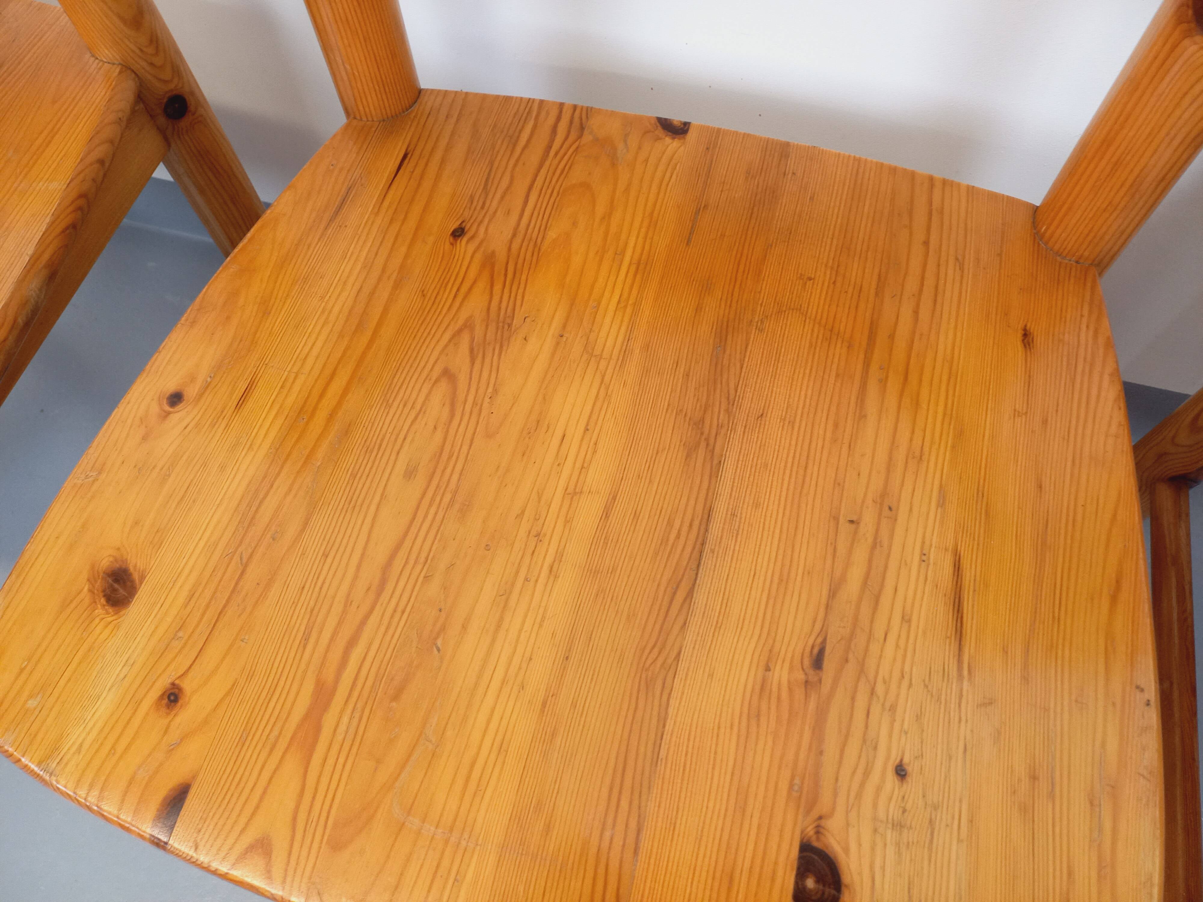 Set of 4 armchairs in pine from the 60s and 70s