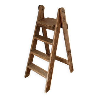 Escabeau pliant en bois