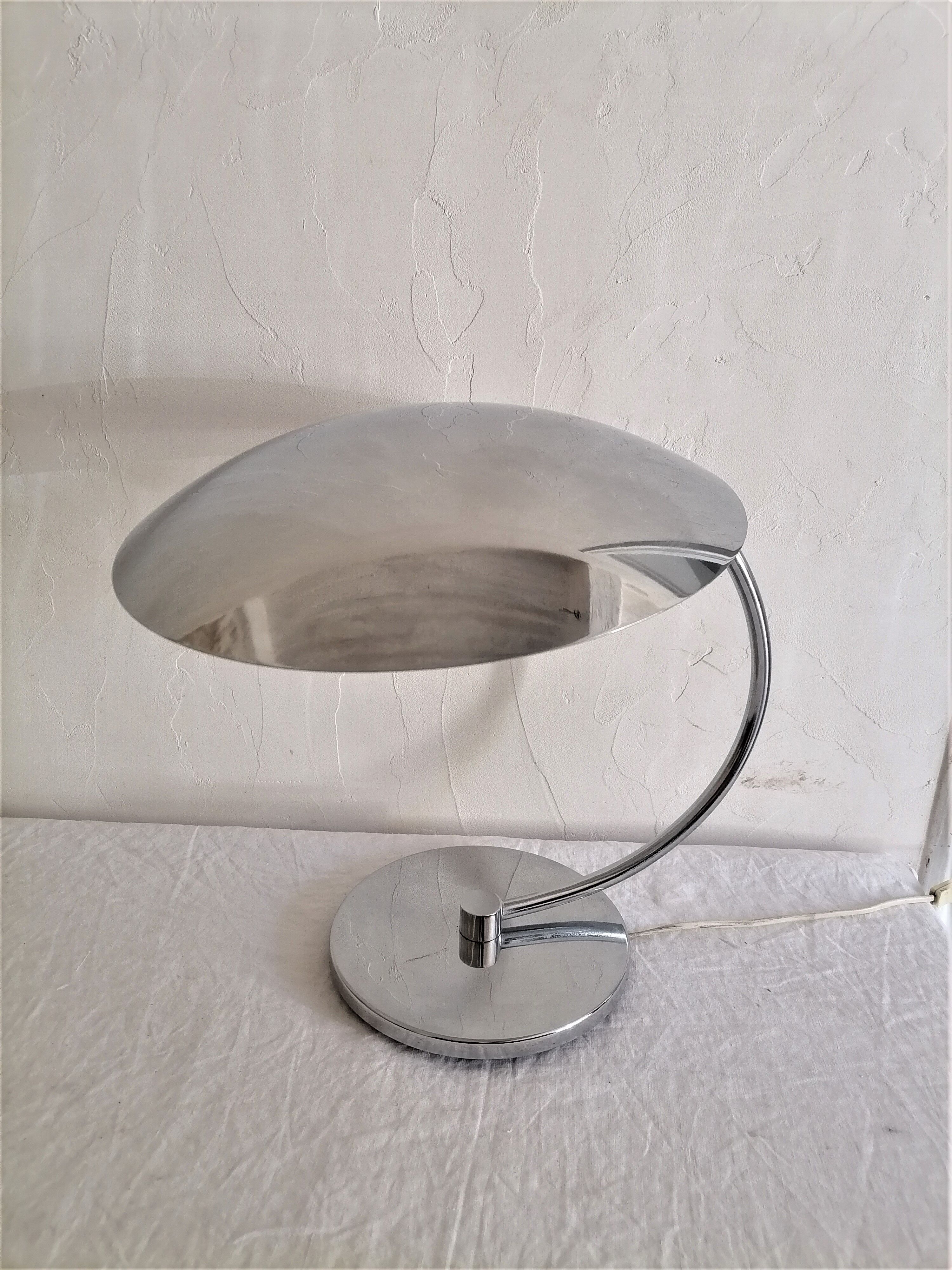 Lampe des années 70 en métal chromé