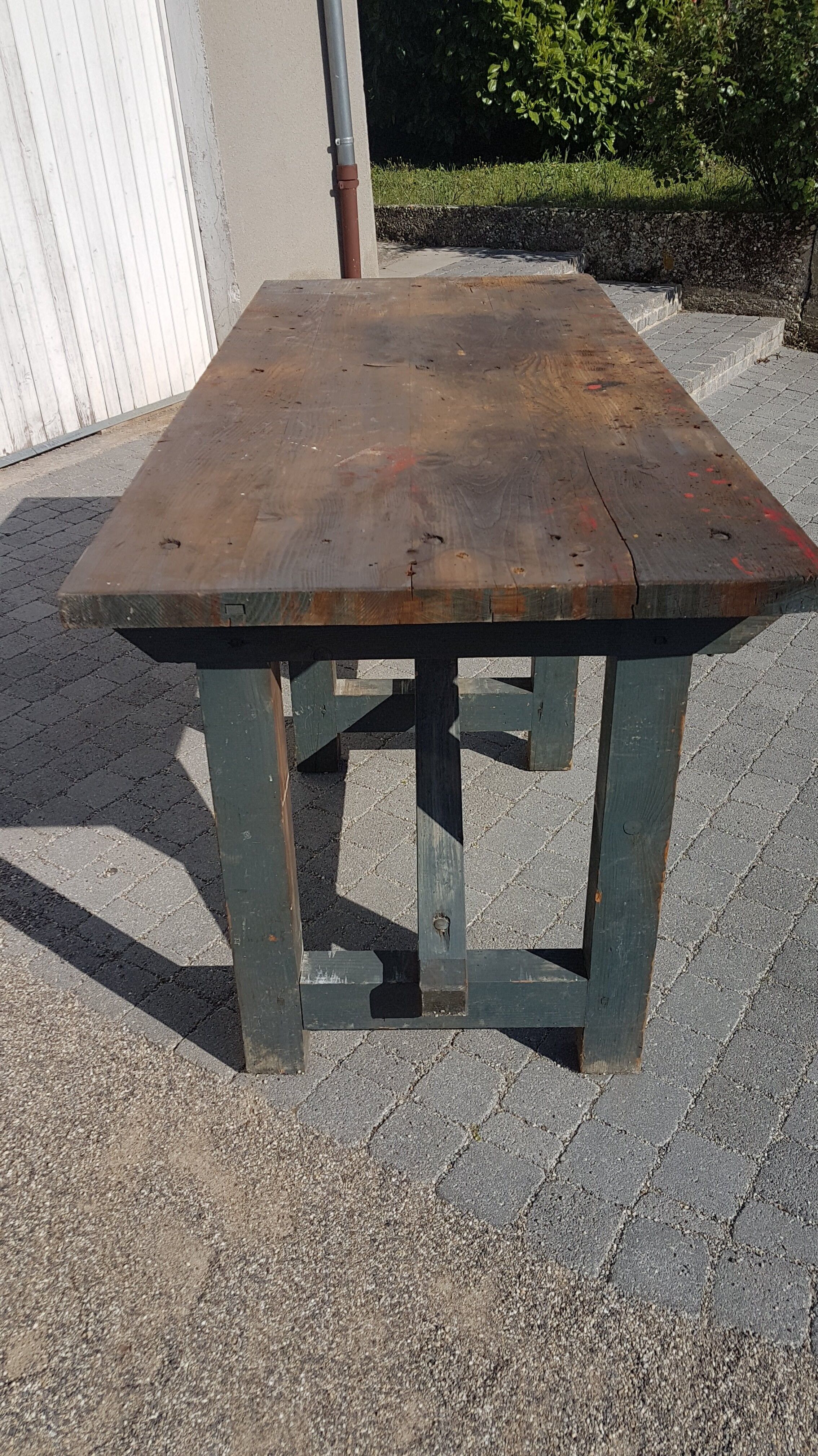 Table established of old shoemaker furniture