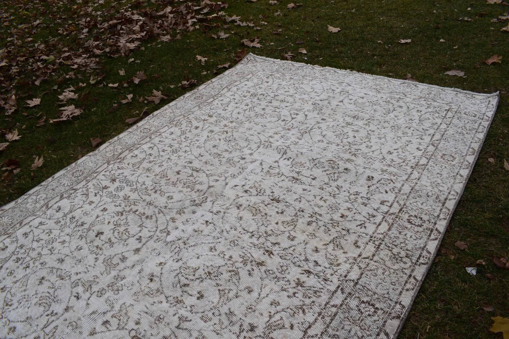 Vintage Turkish Oushak rug 168x290 cm