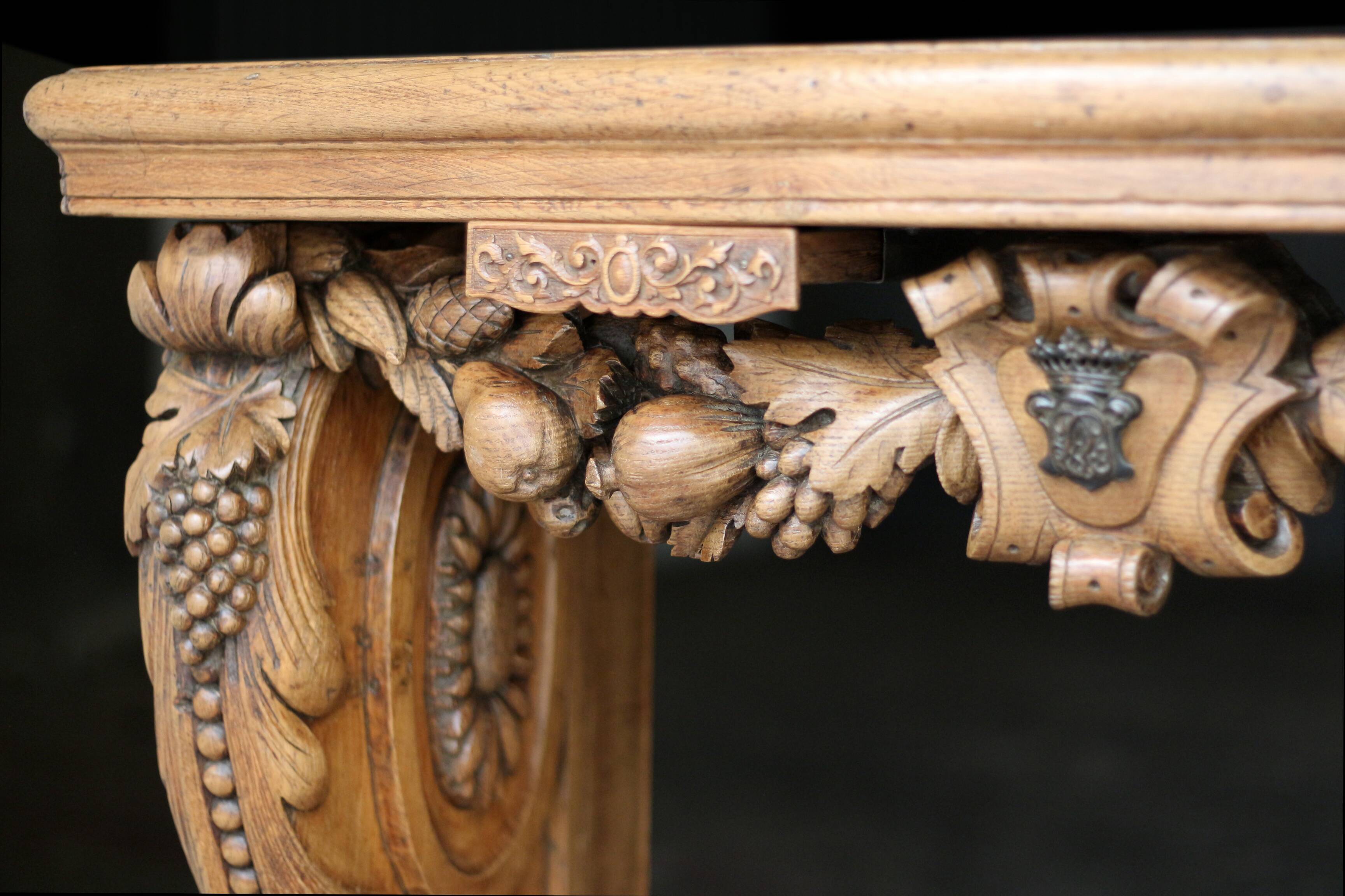 Exceptionnelle console desserte en chêne (18eme). Magnifique travail