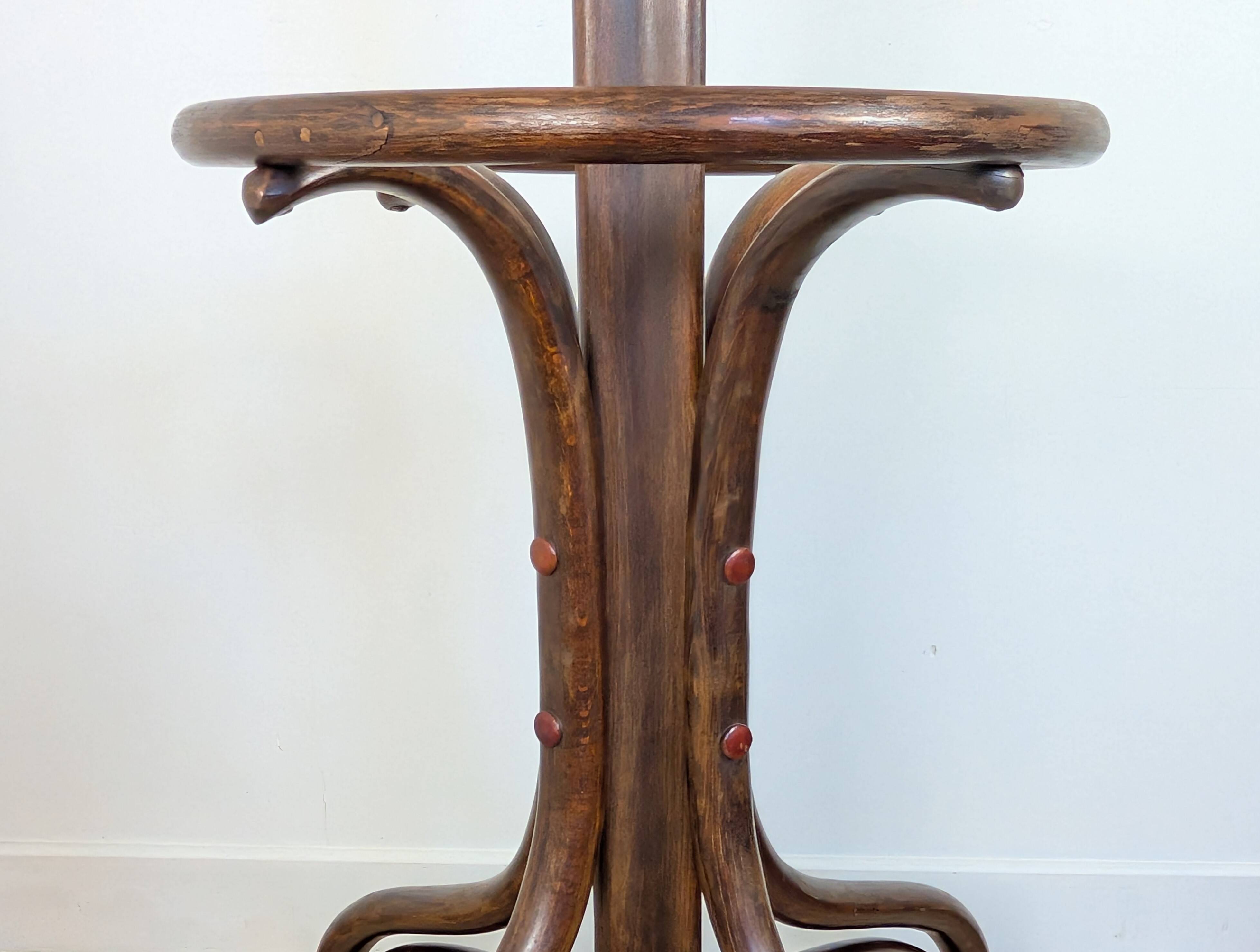 Fischel parrot coat rack