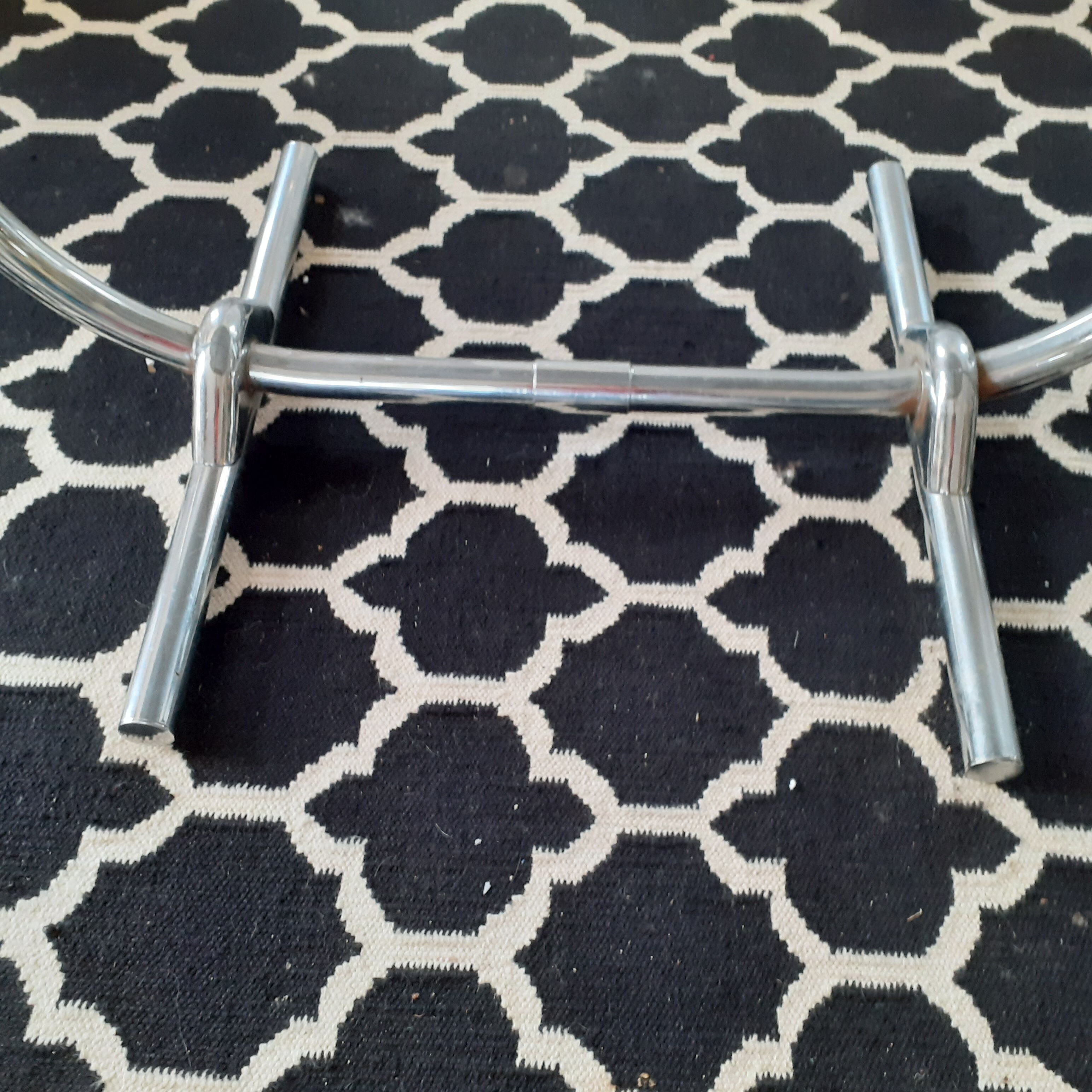 Italian table in white formica and chrome legs