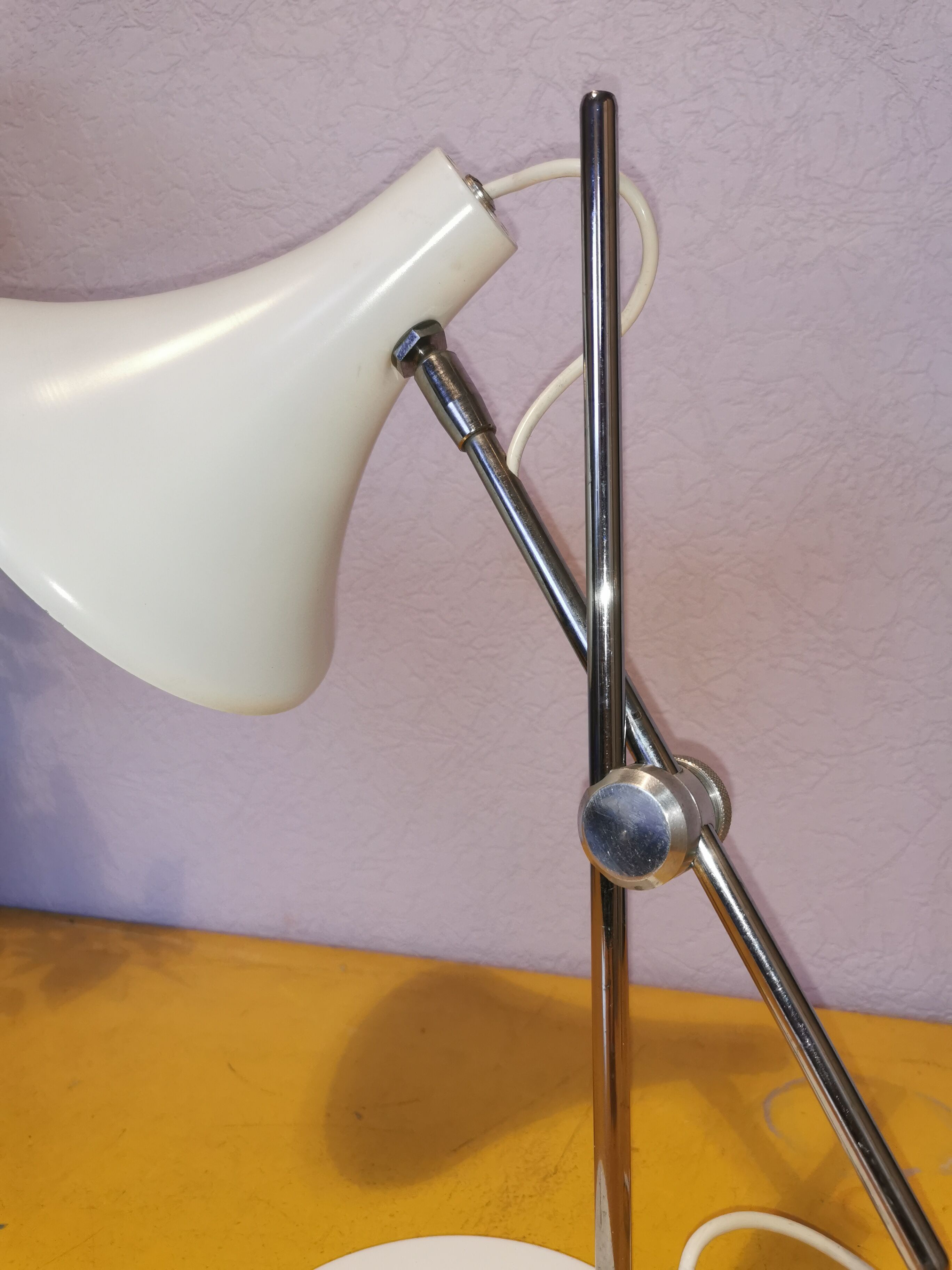 Articulated lamp in white lacquered steel and chrome, 1970.