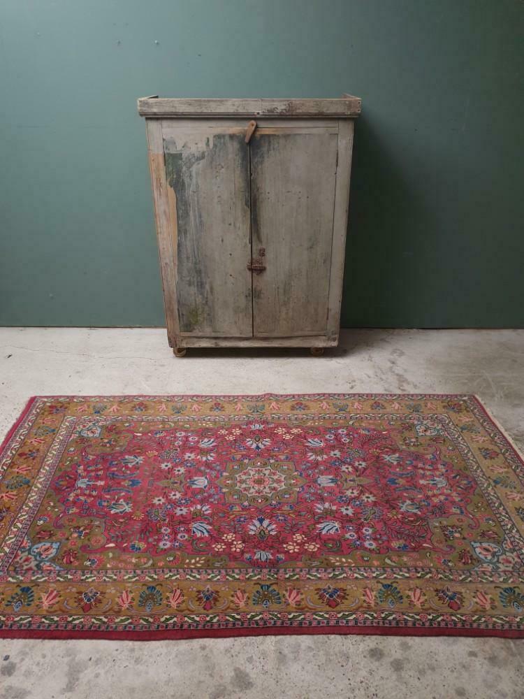 Old vintage carpet old pink 140 x 240 cm