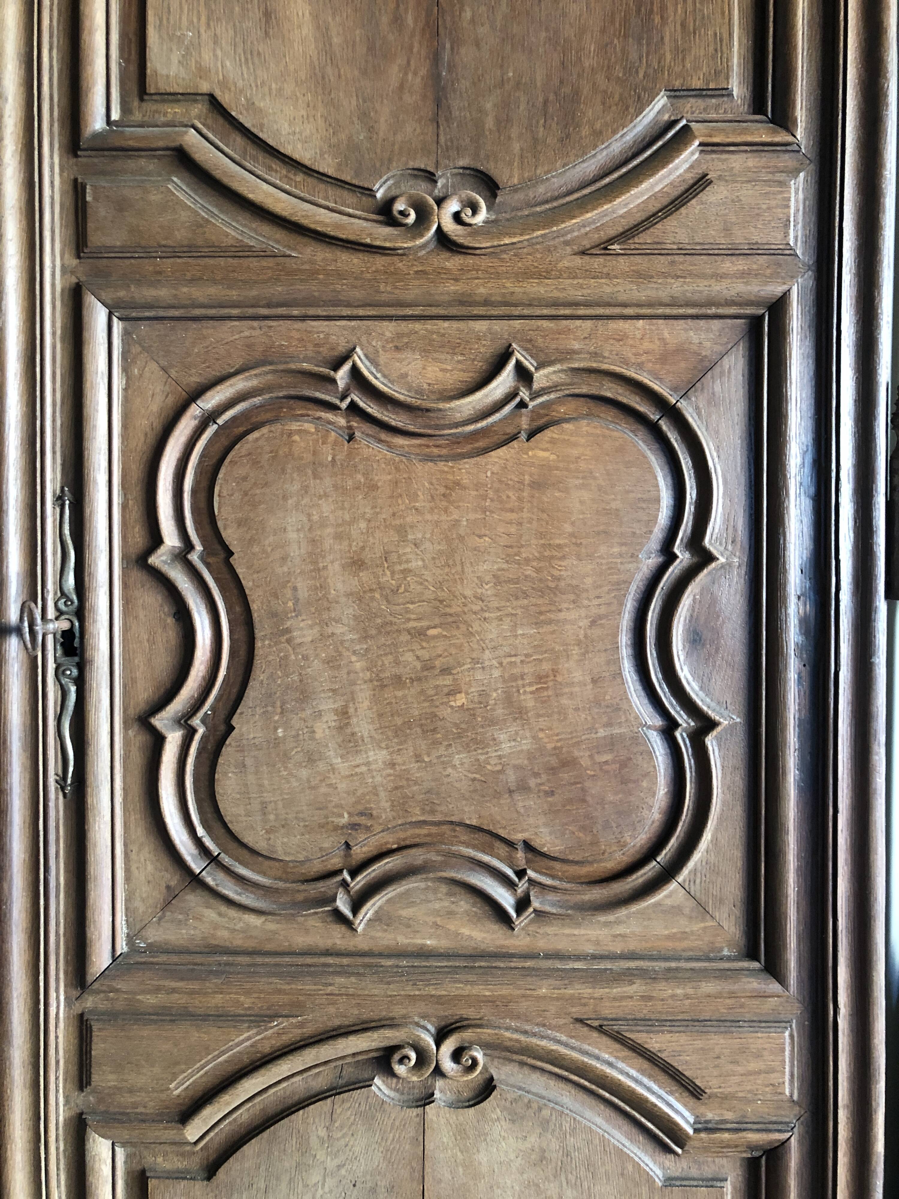 Pair of cupboard doors - Oak, late 18th century