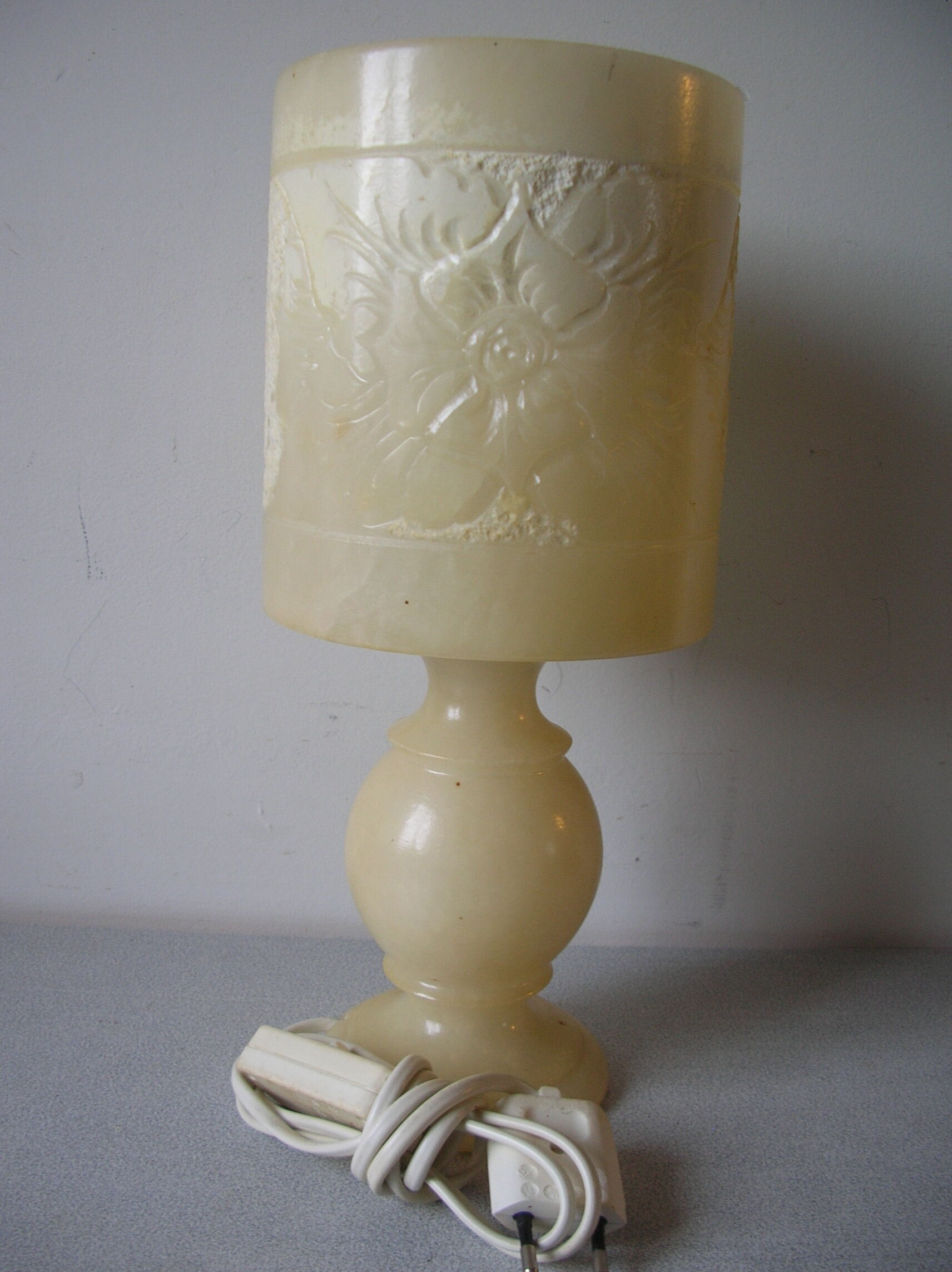 Lampe chevet veilleuse en albâtre marbre décor floral fleur déco bureau salon