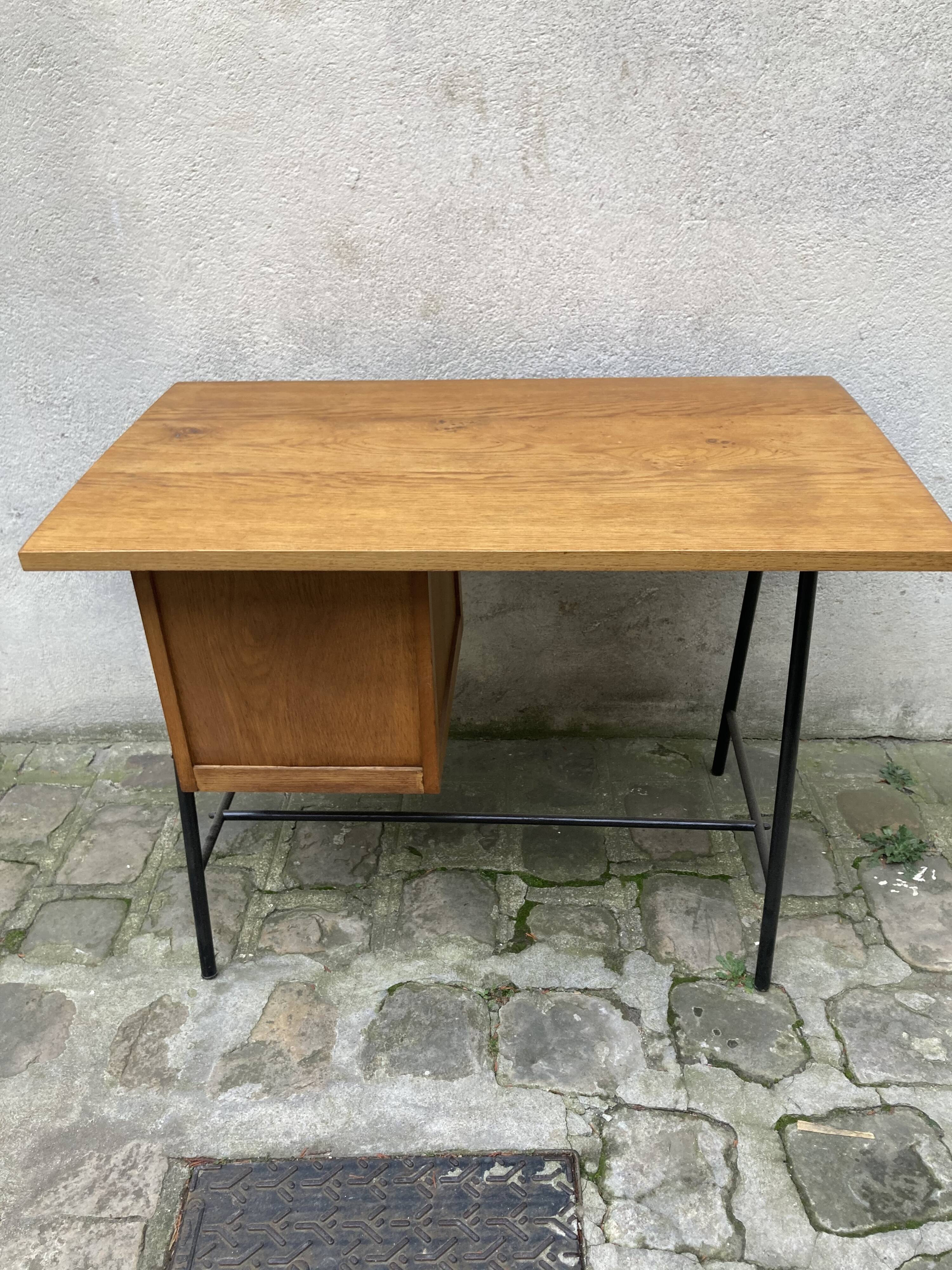 Hitier style desk