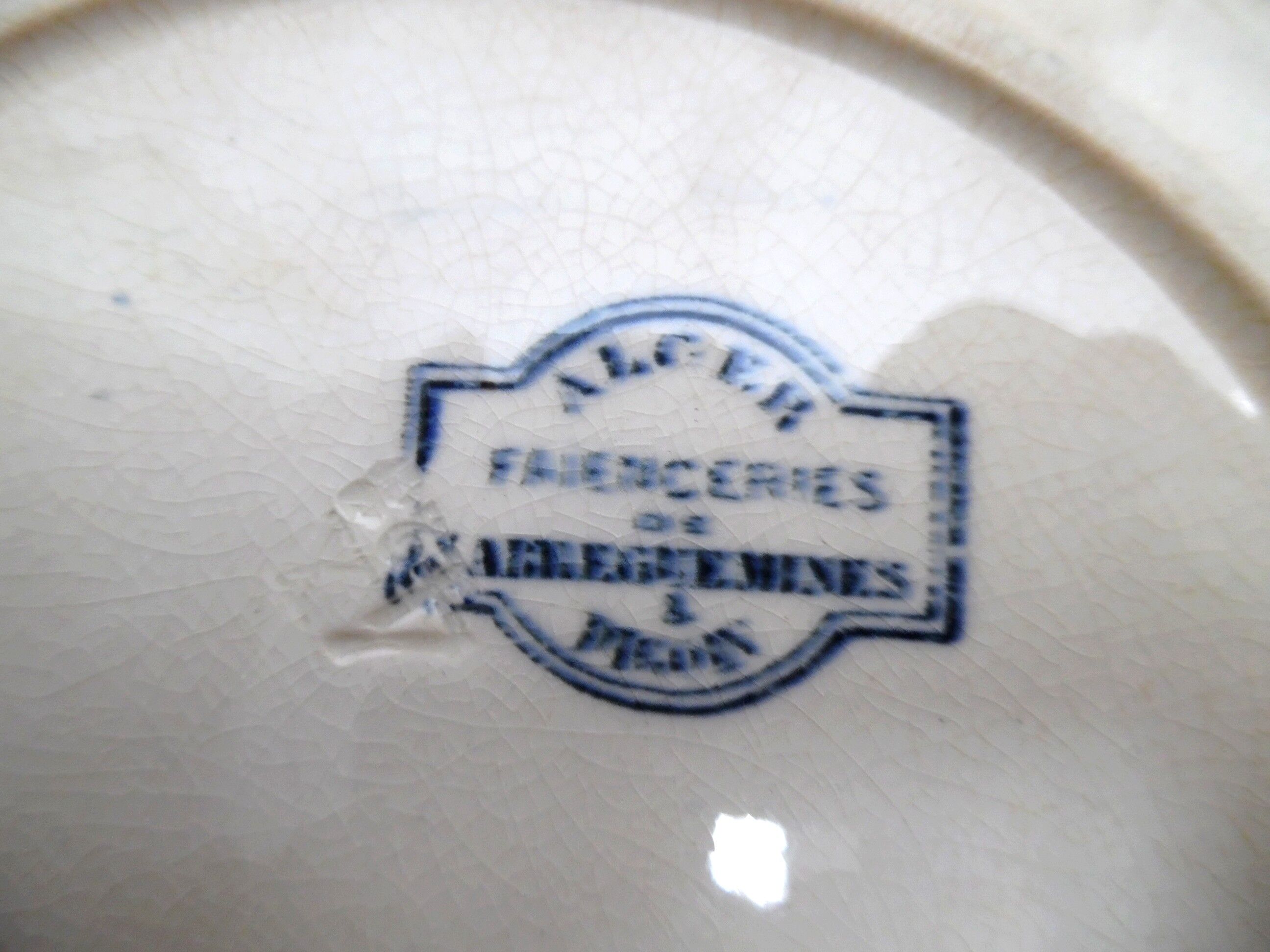 Seven plates of Sarregemines