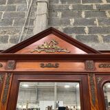 Empitre style three-door wardrobe in mahogany and 20th century veneer