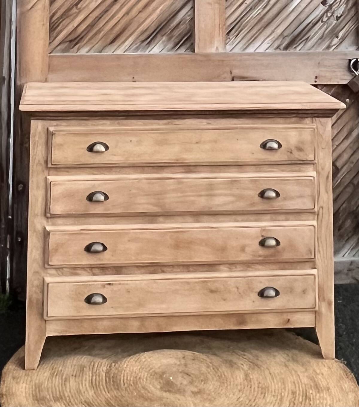 Commode ancienne vintage en chêne massif brut - pieds compas