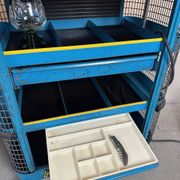 Trolley industriel vintage 'Hazet Assistent' + lampe Rademacher