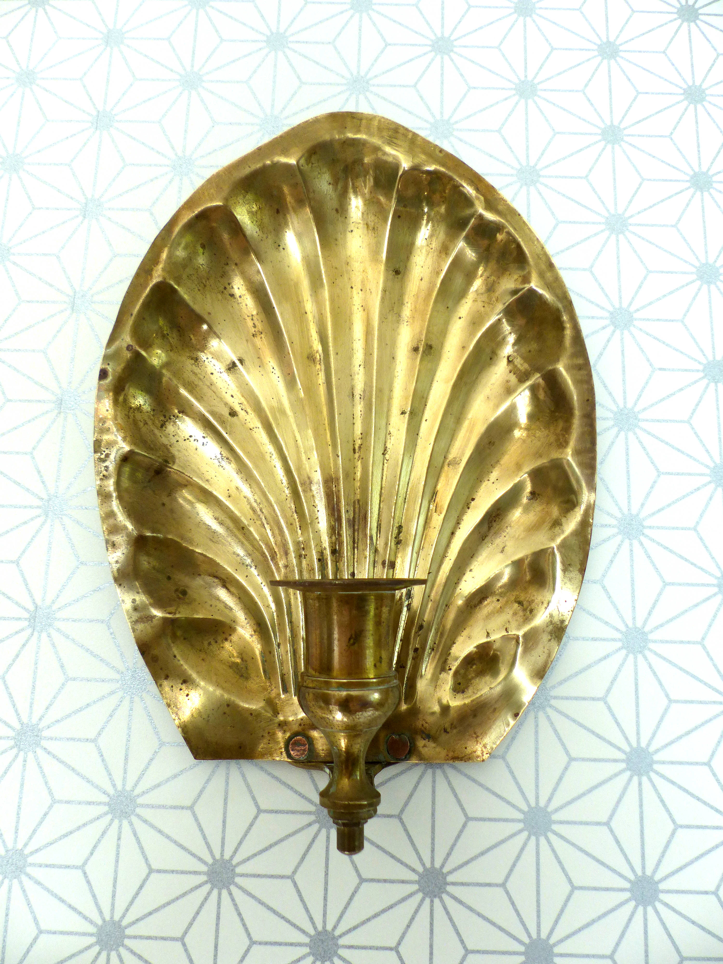 Wall shell candlestick in brass